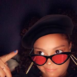 Meet your Posher, Alissa